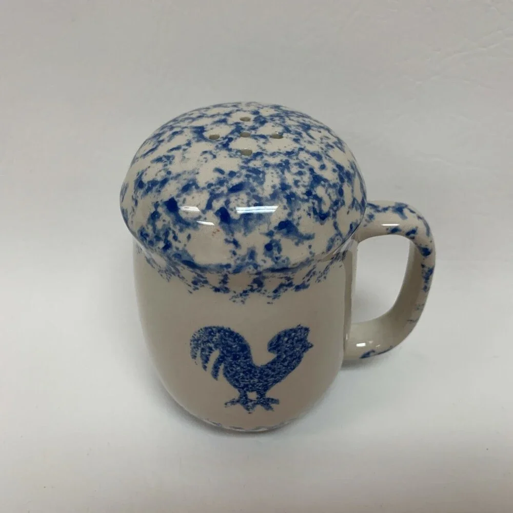 Salt or Pepper Shaker Beige Blue Spongeware‎ Rooster 4 3/8